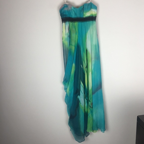 BCBGMaxAzria Dresses & Skirts - BCBGMAXAZRIA Size XS Strapless Silk Dress A7